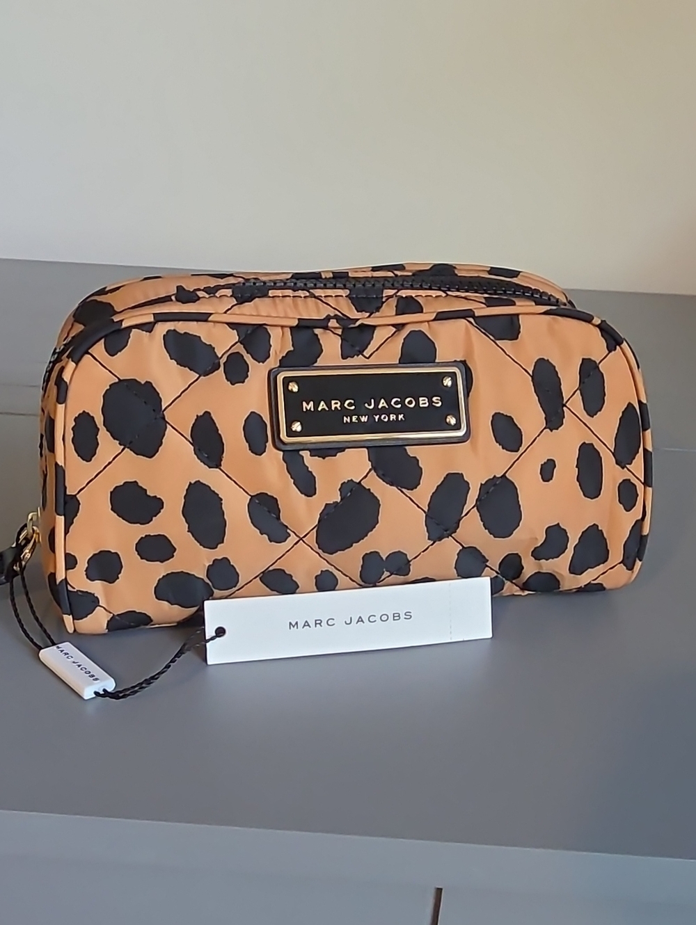 MARC JACOBS NEW YORK NWT Leopard Print Quilted Nylon Cpsmetic Bag - Picture 2 of 12